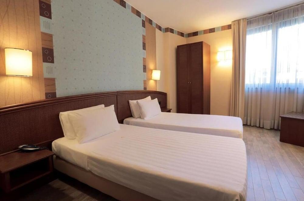 Welcome Hotel Legnano Zewnętrze zdjęcie