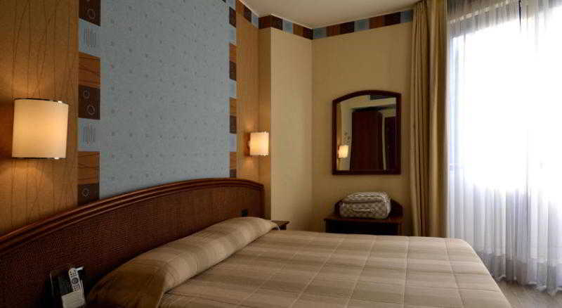 Welcome Hotel Legnano Zewnętrze zdjęcie
